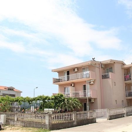 Apartments Petricevic Sutomore Bagian luar foto