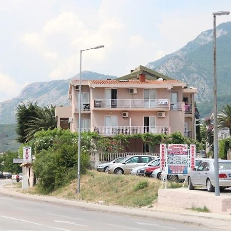 Apartments Petricevic Sutomore Bagian luar foto