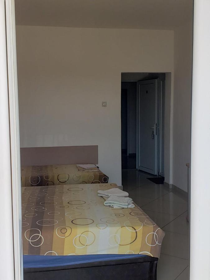 Apartments Petricevic Sutomore Bagian luar foto