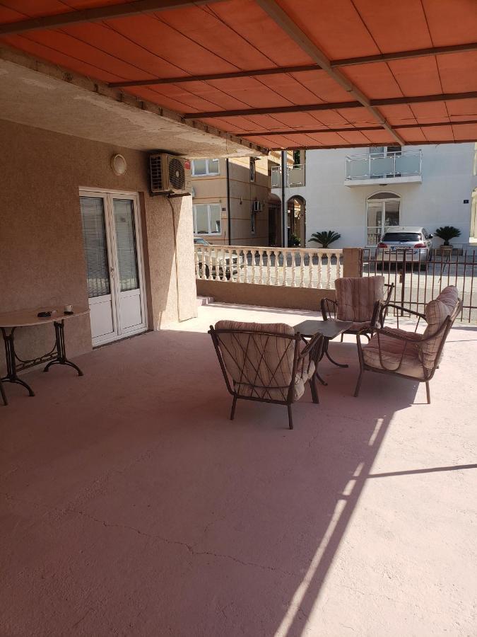 Apartments Petricevic Sutomore Bagian luar foto
