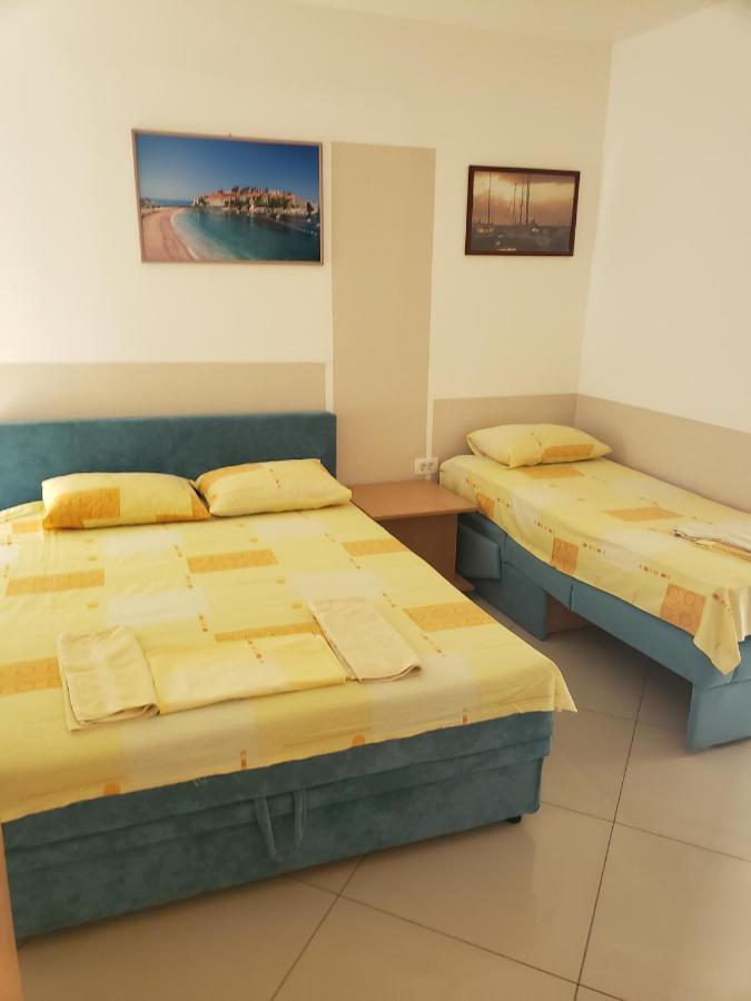 Apartments Petricevic Sutomore Bagian luar foto