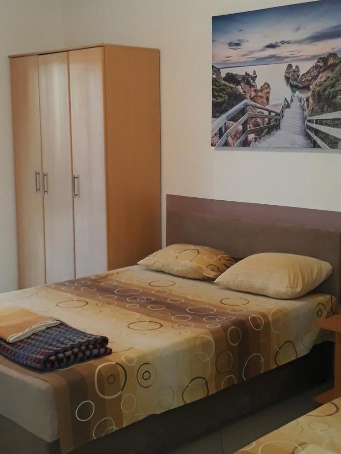 Apartments Petricevic Sutomore Bagian luar foto