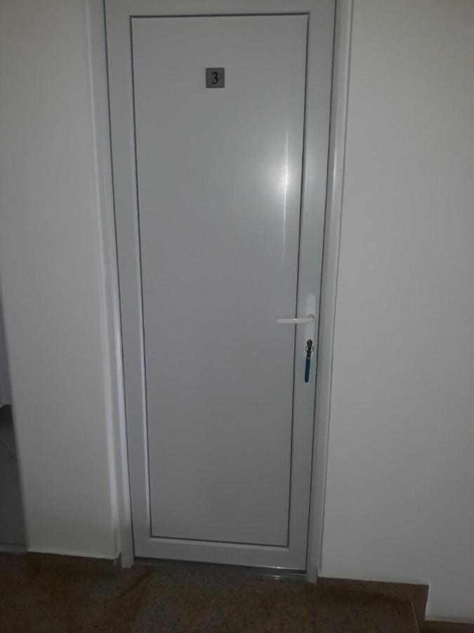 Apartments Petricevic Sutomore Bagian luar foto