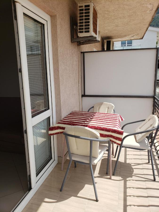 Apartments Petricevic Sutomore Bagian luar foto