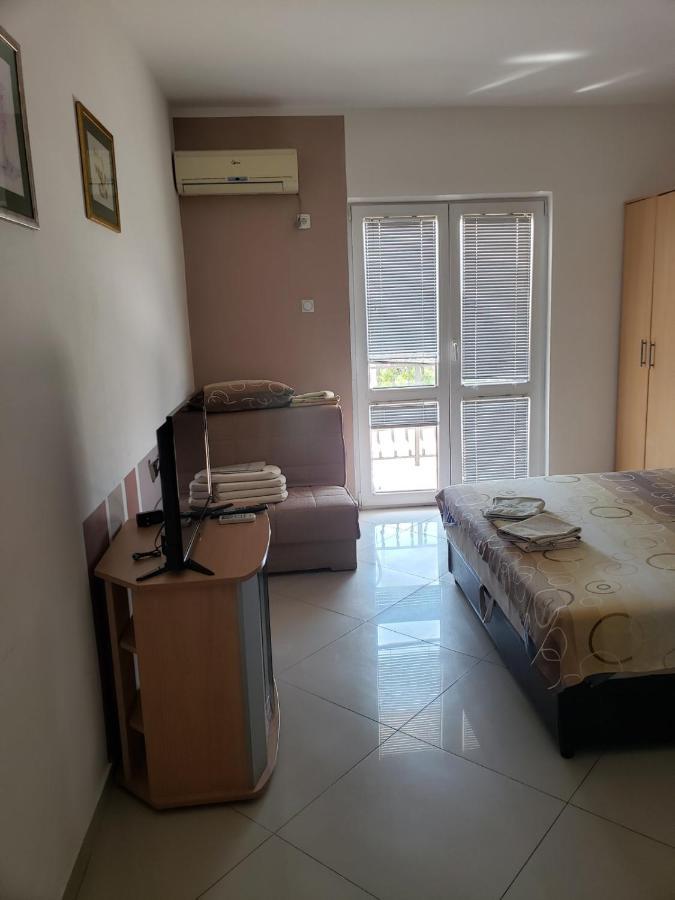 Apartments Petricevic Sutomore Bagian luar foto