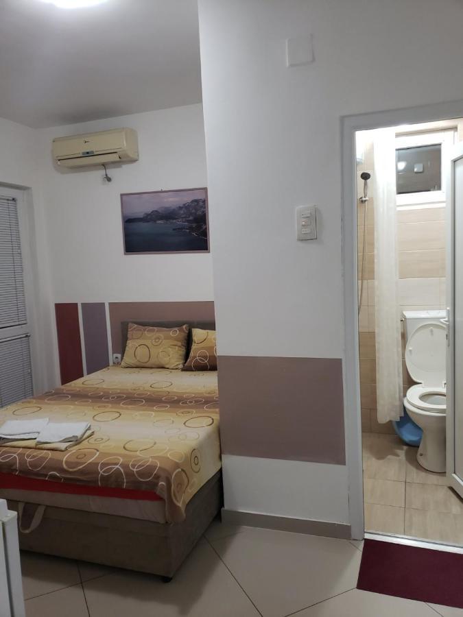 Apartments Petricevic Sutomore Bagian luar foto