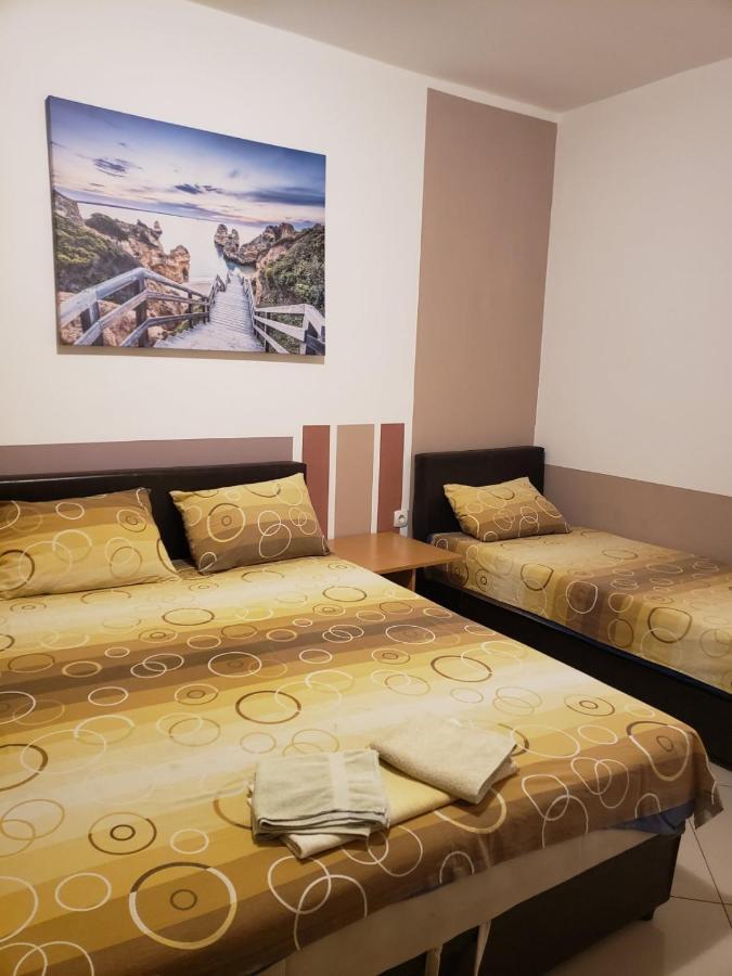 Apartments Petricevic Sutomore Bagian luar foto