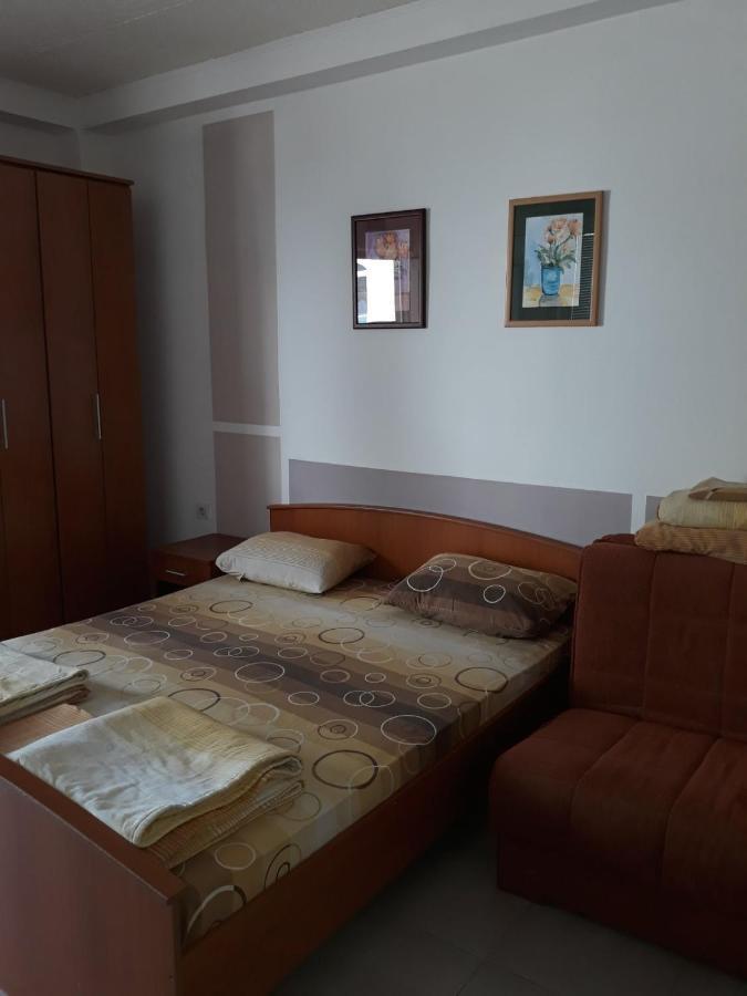 Apartments Petricevic Sutomore Bagian luar foto