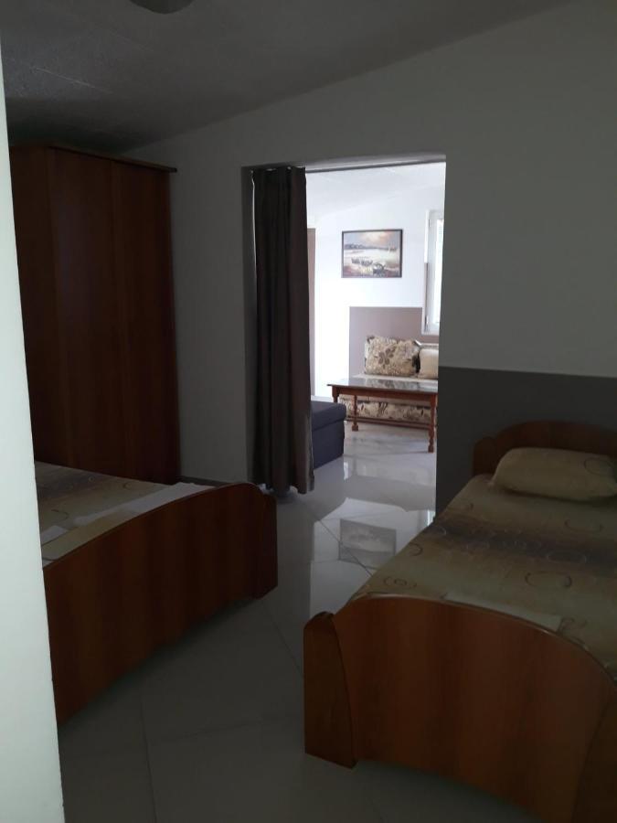 Apartments Petricevic Sutomore Bagian luar foto