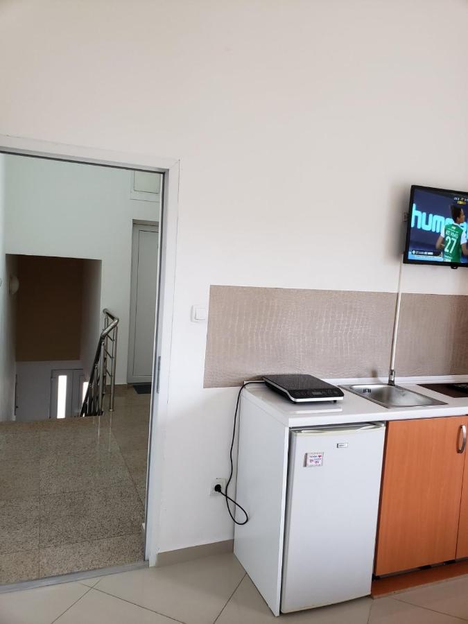 Apartments Petricevic Sutomore Bagian luar foto